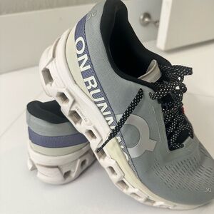 On Running Cloudmonster Wmns size 9 mineral/aloe